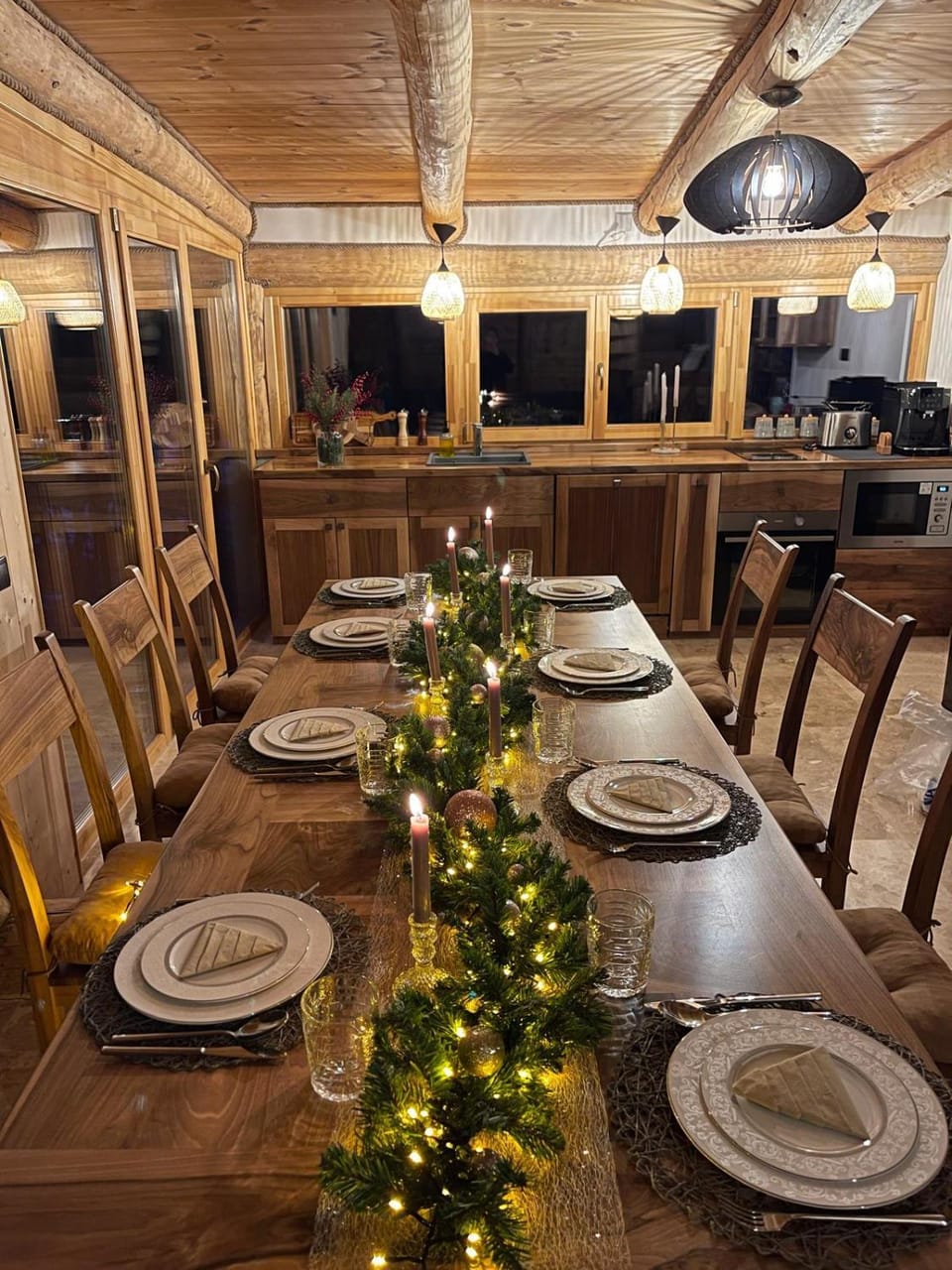 Food and drinks, Dining area, Food