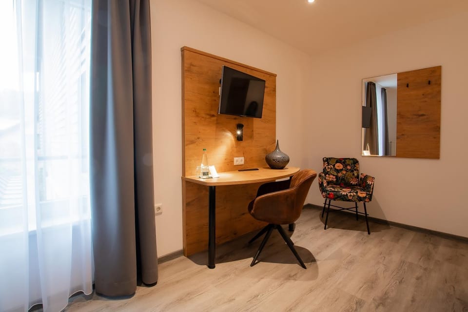 TV and multimedia, Photo of the whole room, Seating area