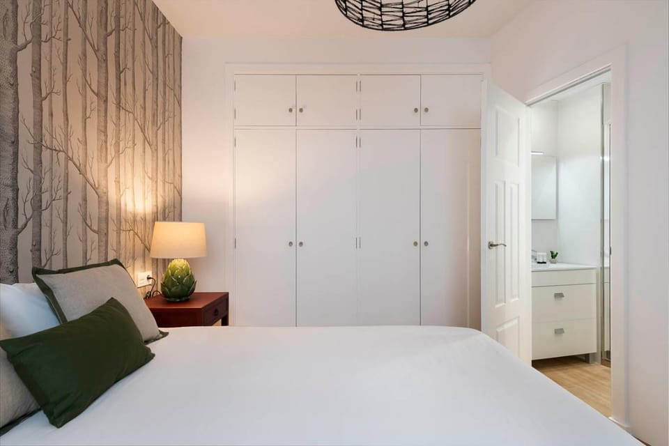 Bed, Photo of the whole room, Bedroom, wardrobe