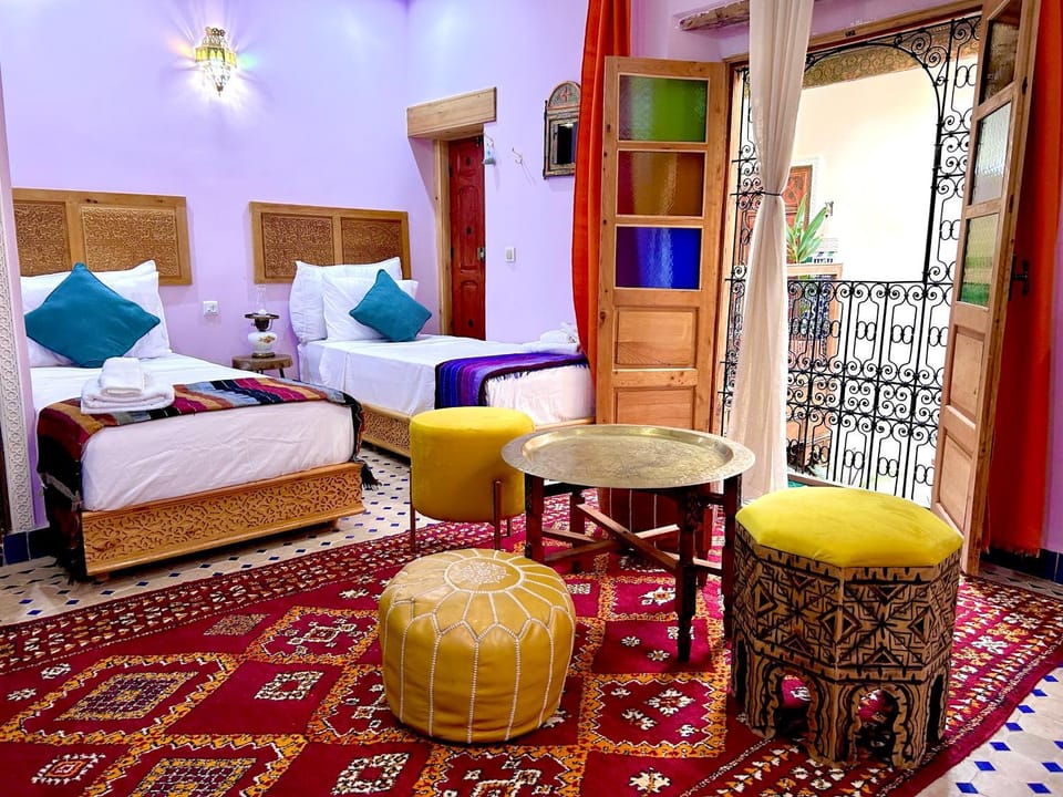 Bed, Dining area, Bedroom