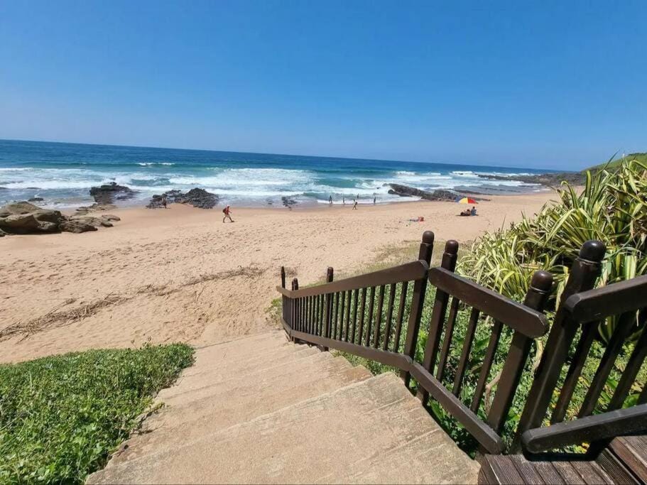 Spacious Seaview Apartment, 62 Perissa Apartment in Dolphin Coast