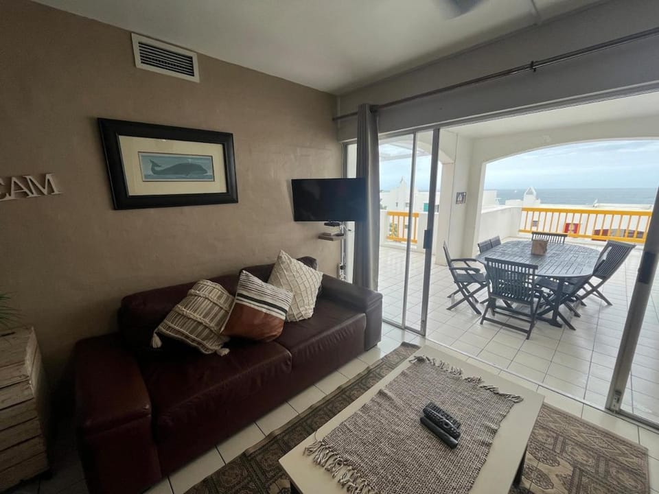 Spacious Seaview Apartment, 62 Perissa House in Dolphin Coast