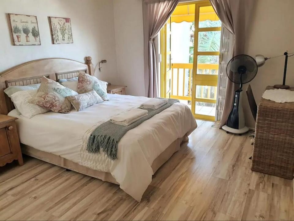Spacious Seaview Apartment, 62 Perissa House in Dolphin Coast