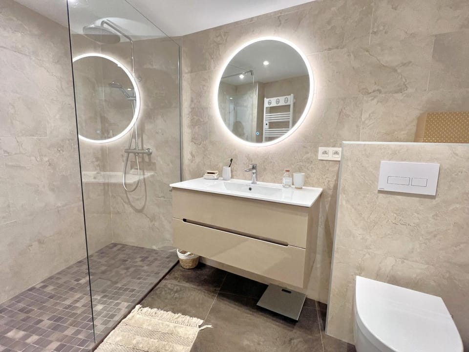 Shower, Toilet, Bathroom