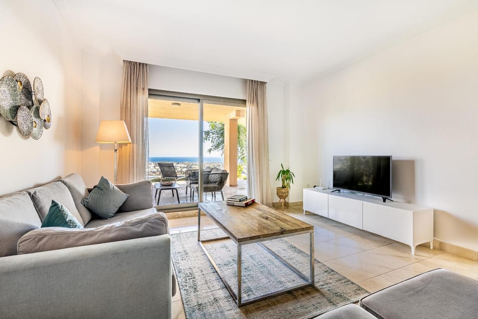 Communal lounge/ TV room, Living room