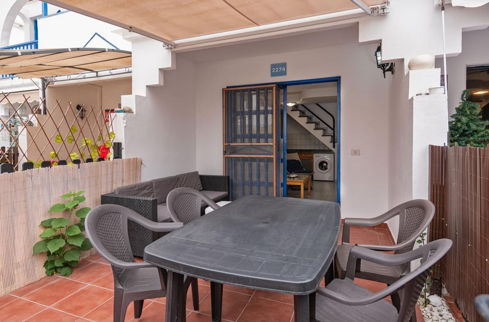 Off site, Balcony/Terrace, Dining area