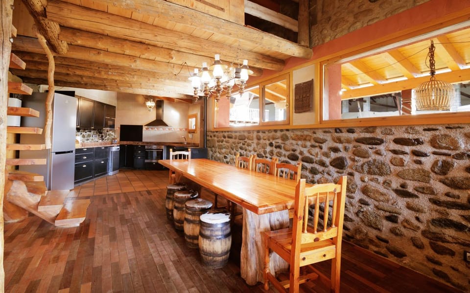 Property building, Kitchen or kitchenette, Living room