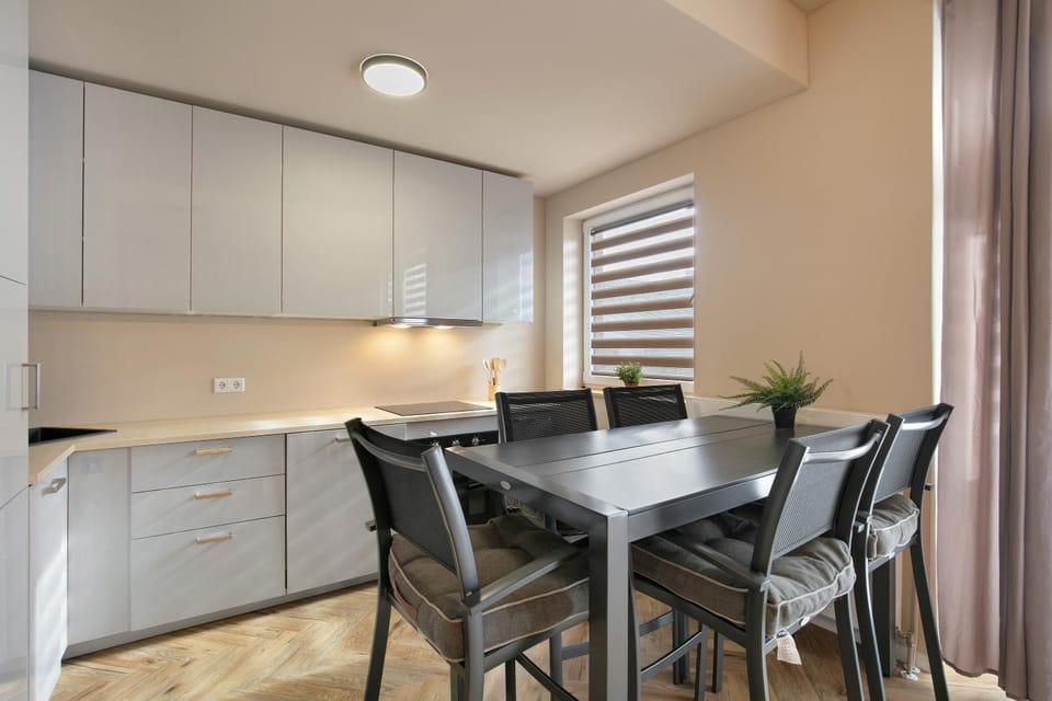 Property building, Kitchen or kitchenette, Living room