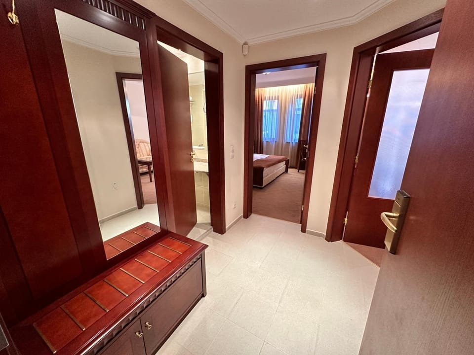 Floor plan, wardrobe