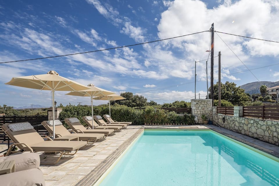 Day, Natural landscape, Swimming pool, sunbed