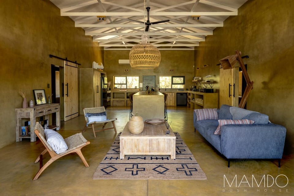 Living room, Photo of the whole room, Seating area, Dining area