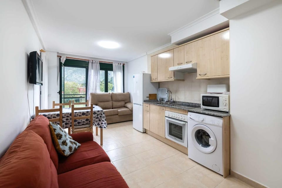 Communal lounge/ TV room, Kitchen or kitchenette