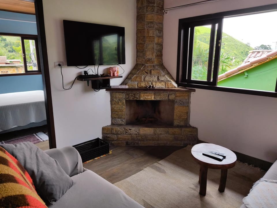 Communal lounge/ TV room, TV and multimedia, Living room, Seating area, Evening entertainment