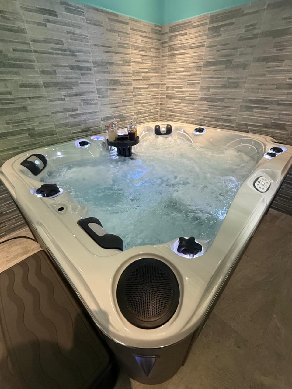 Hot Tub, Spa and wellness centre/facilities