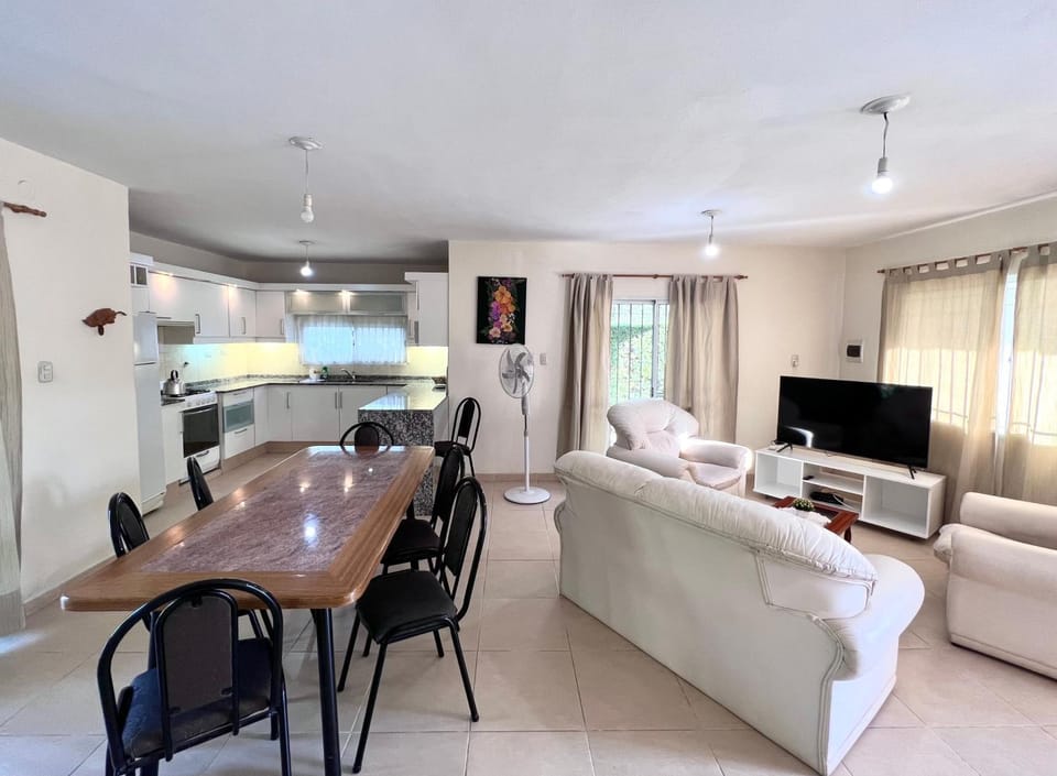 Hermosa y amplia casa con pileta Apartment in Cordoba Province