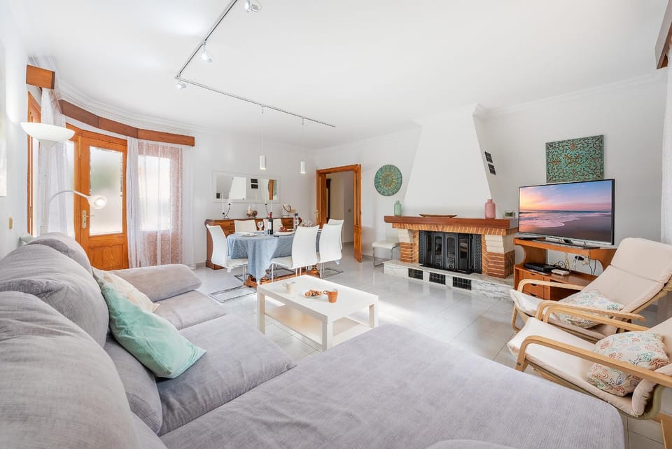 Communal lounge/ TV room, Living room