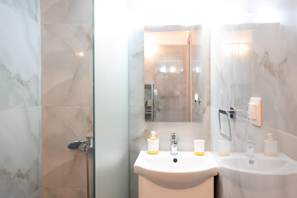 Shower, Bathroom