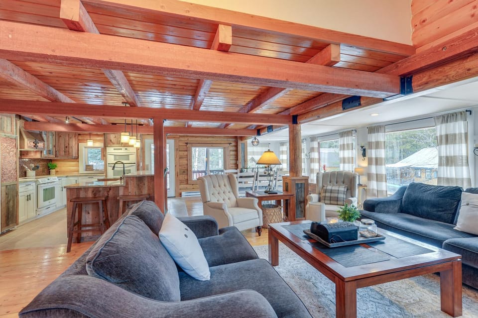 Dreamy Alpine Cabin w/ Hot Tub, Fireplace & More! Cabin in Wyoming