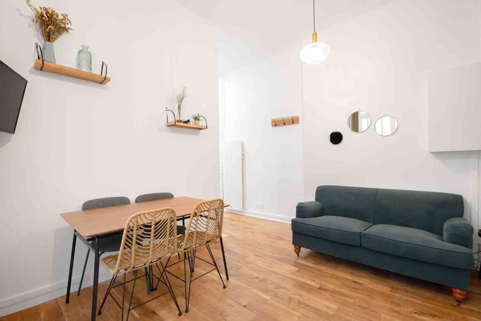 MONTMARTRE, Gare de l'EST, suite 1 chambre 2 à 4P Apartment in Paris
