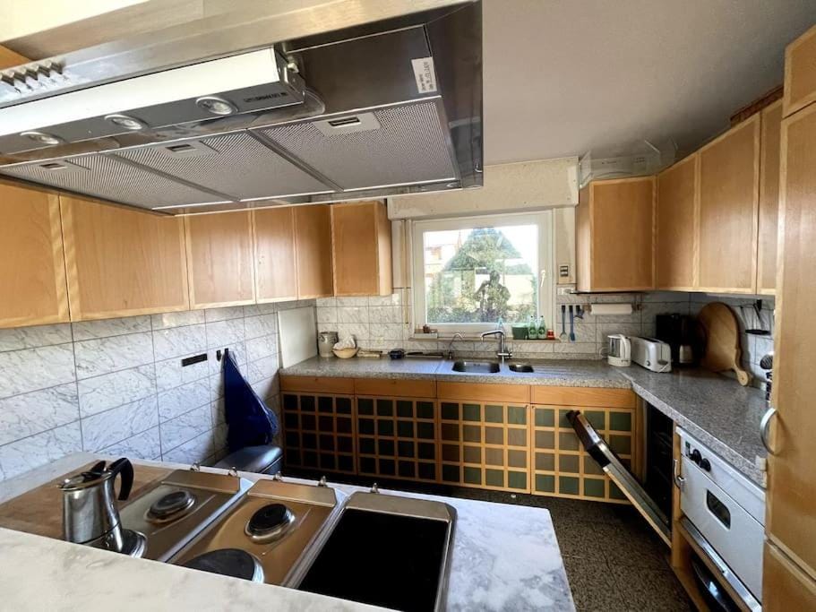 Kitchen or kitchenette, dishwasher, pet friendly, stove, toaster
