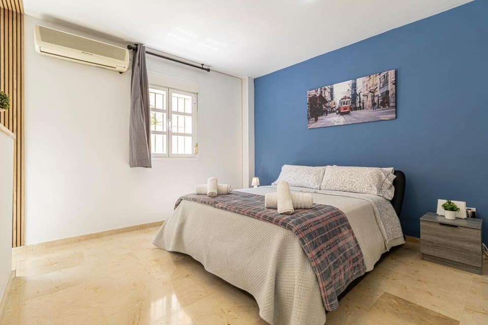 Bed, Bedroom, air conditioner