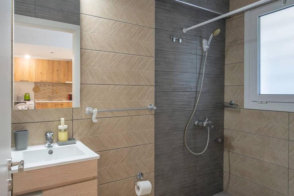 Renovated and cozy apartment close to metro Apartment in Athens