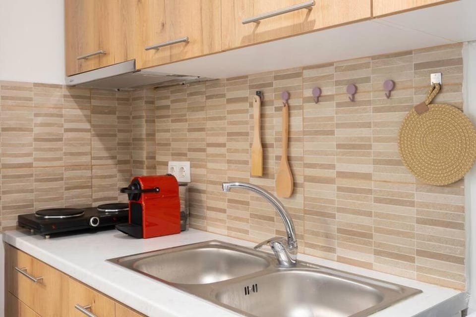 Renovated and cozy apartment close to metro Apartment in Athens