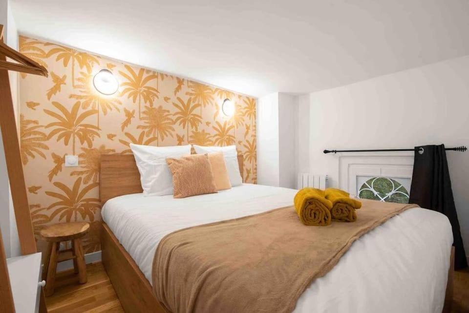 MONTMARTRE Sacré-Coeur, appartement jardin 6 à 8P Apartment in Paris