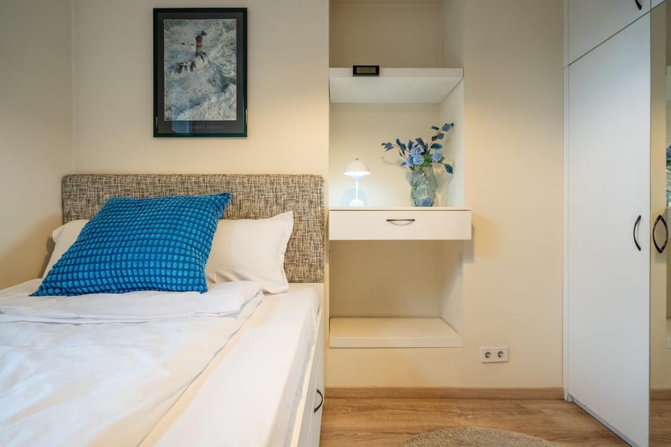 Bed, Bedroom, wardrobe