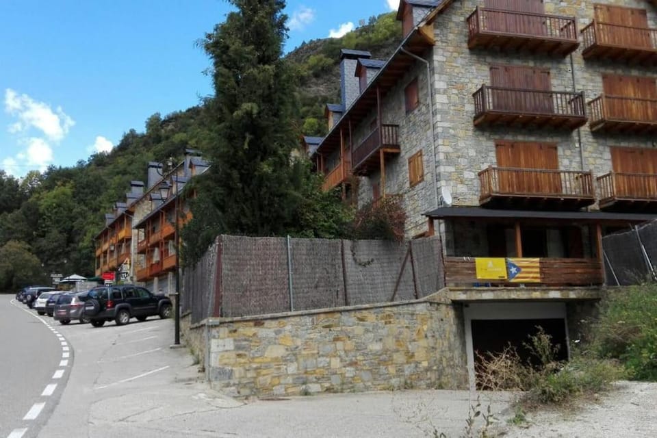 Property building, Street view, Parking