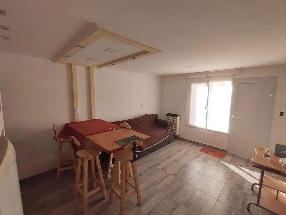 Kitchen or kitchenette, Seating area