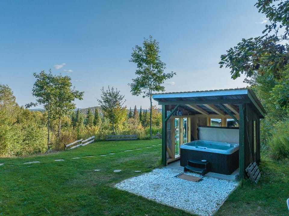 Ô Refuge Amazing panoramic view & Spa Chalet in Quebec