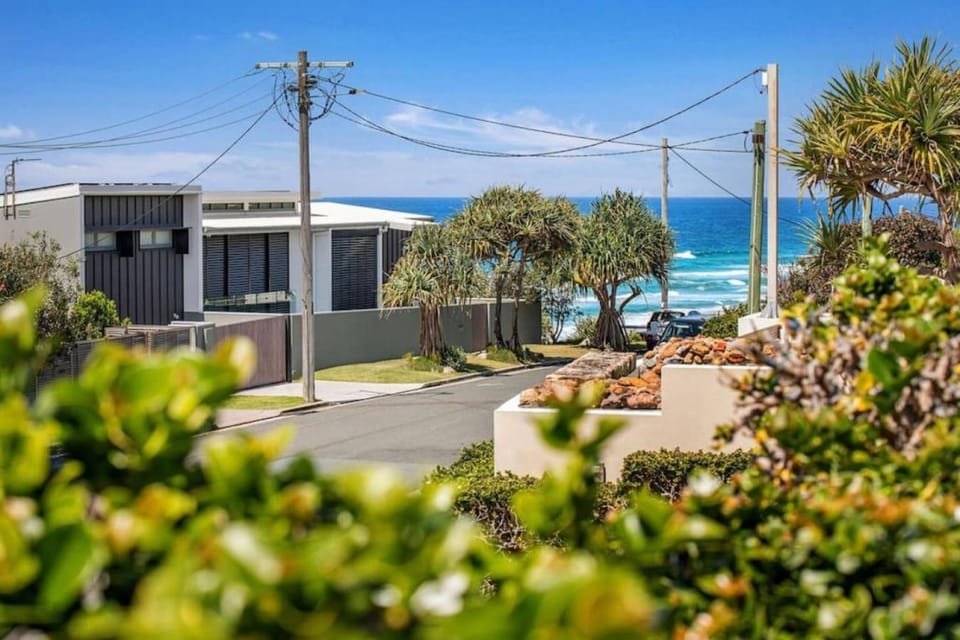 Tingira - Idyllic entertainer on the beach Apartment in Sunrise Beach