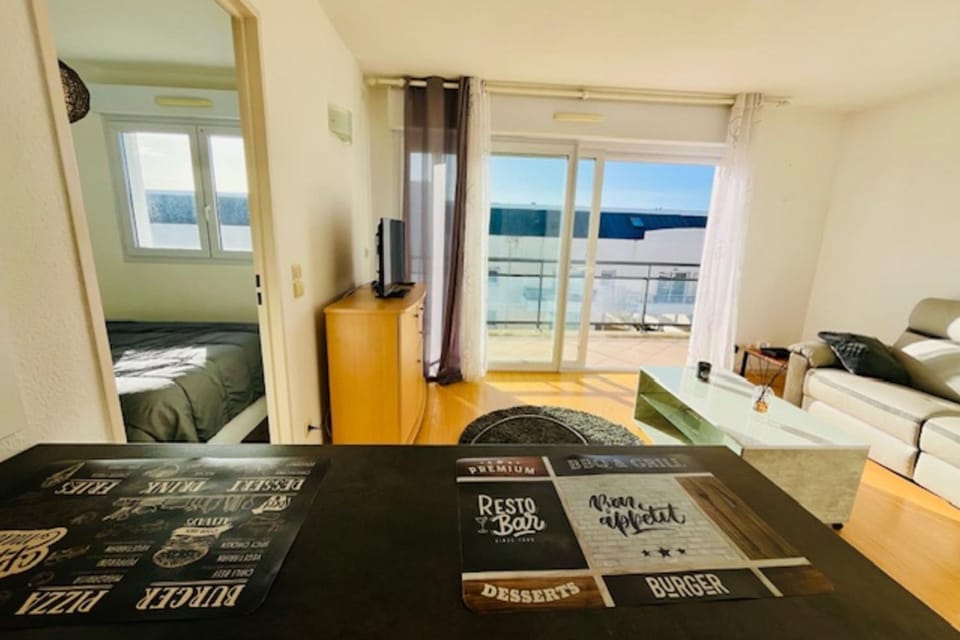 Charming love nest with balcony Apartment in La Rochelle