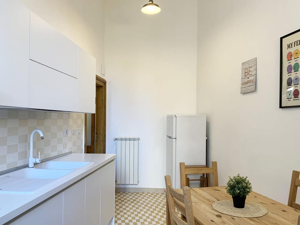 Kitchen or kitchenette, kitchen