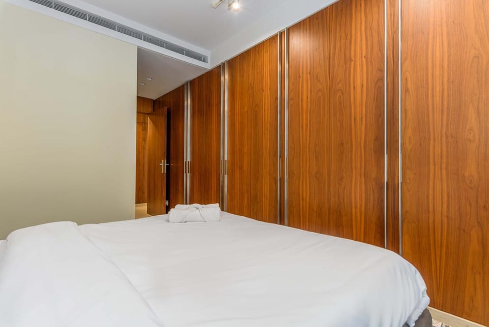 Bed, Bedroom, towels, wardrobe