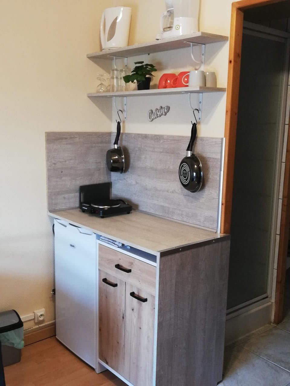 CHAMBRE STUDIO avec KICHENETTE SOLEIL DE NACRE Apartment in Normandy