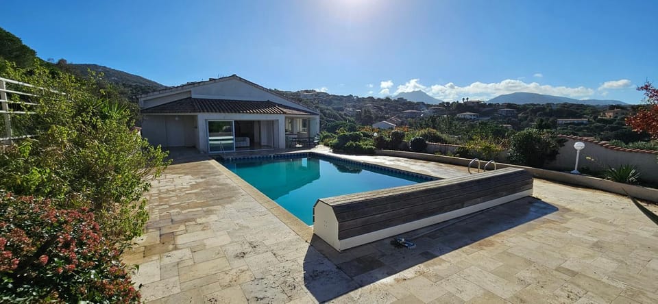 Day, Swimming pool