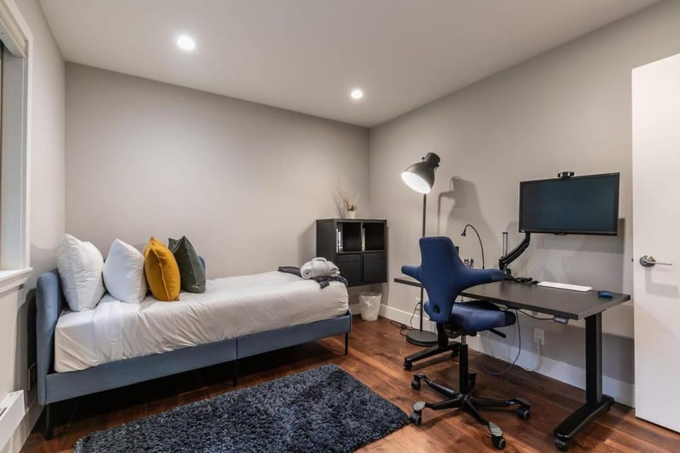 Luxurious 2BD Smart Home Near Beach House in Dollar Point