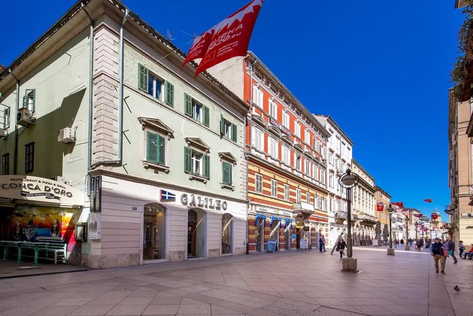 Property building, Neighbourhood, City view, Street view, Location