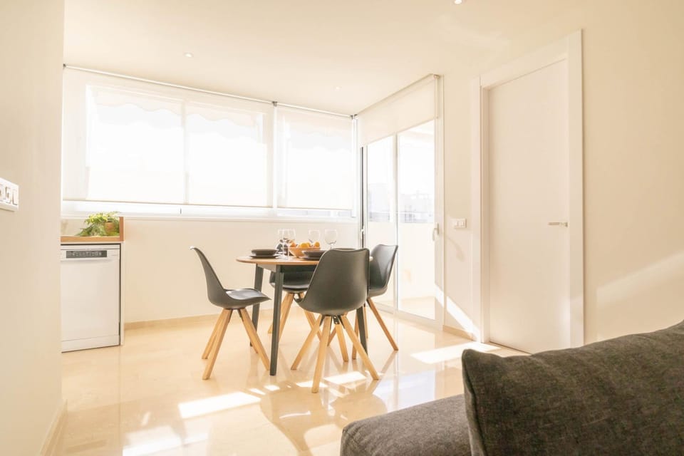 TV and multimedia, Living room, Dining area, air conditioner