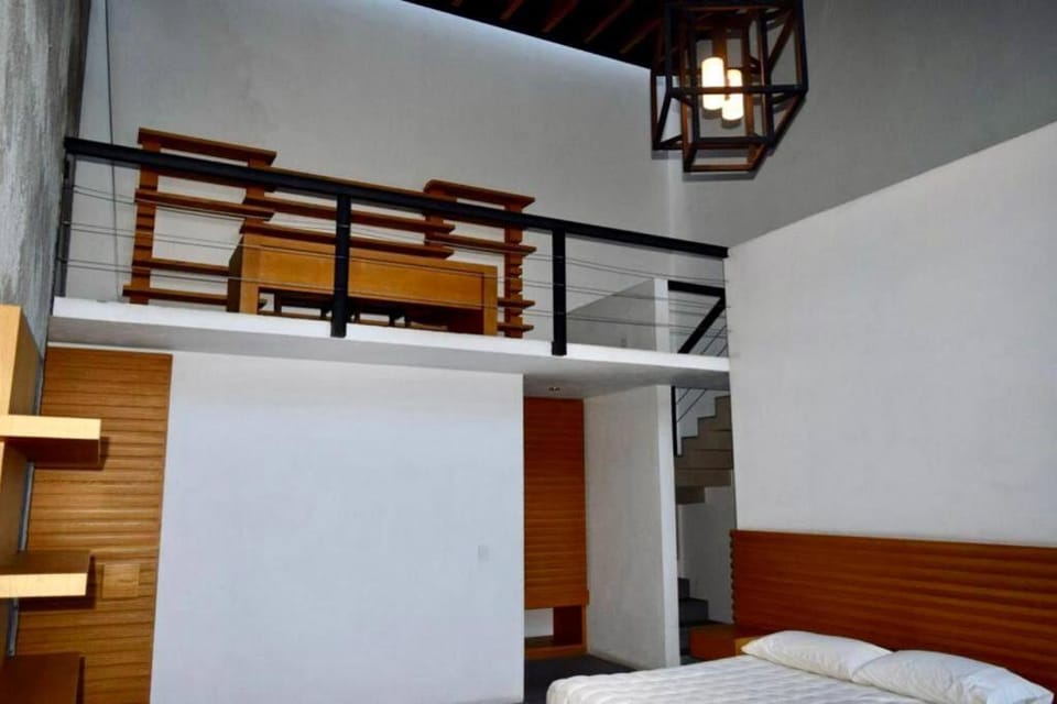 Photo of the whole room, Seating area