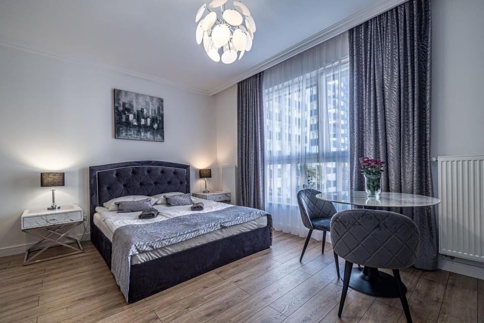 Private parking, secure building - Central apartments Old Town & Main Station Apartment in Gdansk