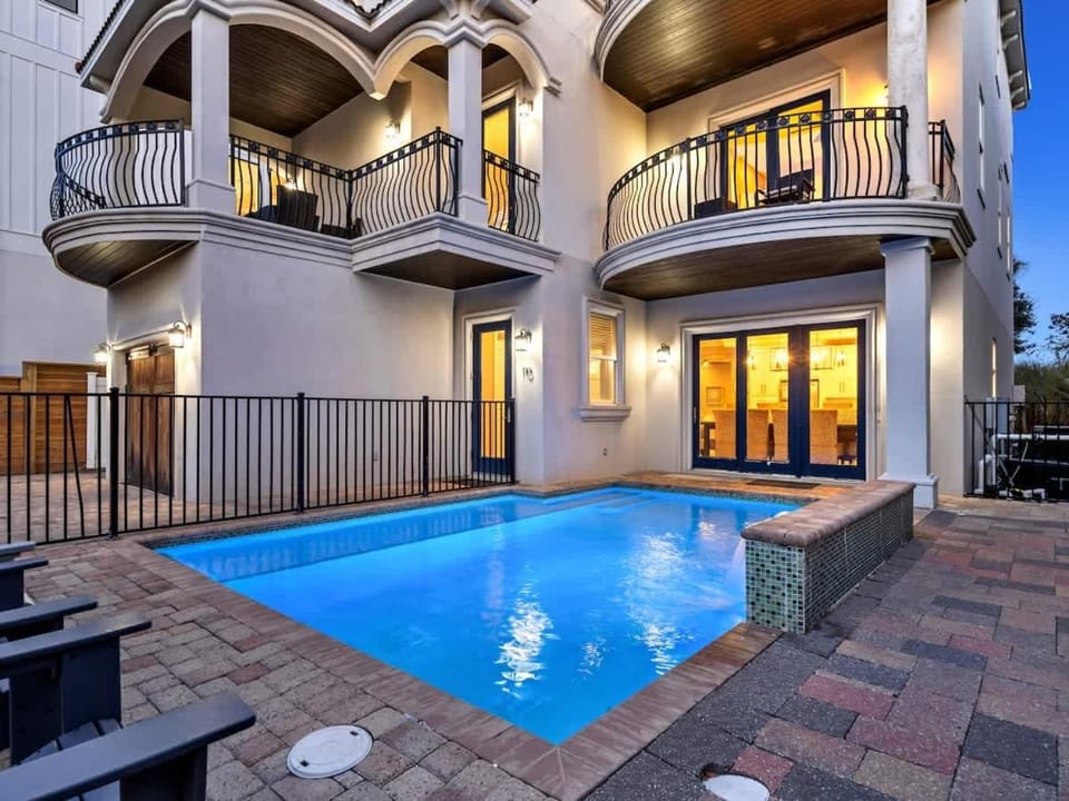Property building, Patio, Balcony/Terrace, Pool view, Swimming pool