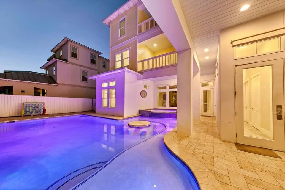 Born to Sun House in Miramar Beach