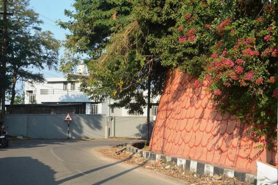 Neighbourhood, Street view