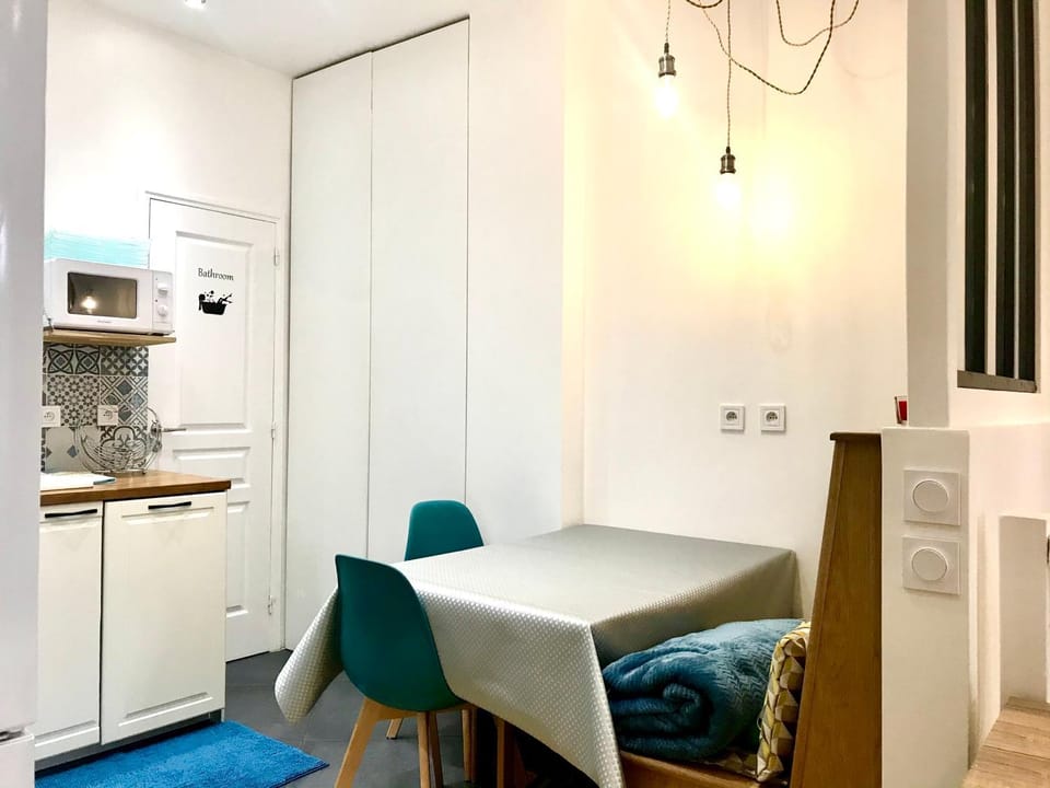 Adorable souplex batignolles Apartment in Paris