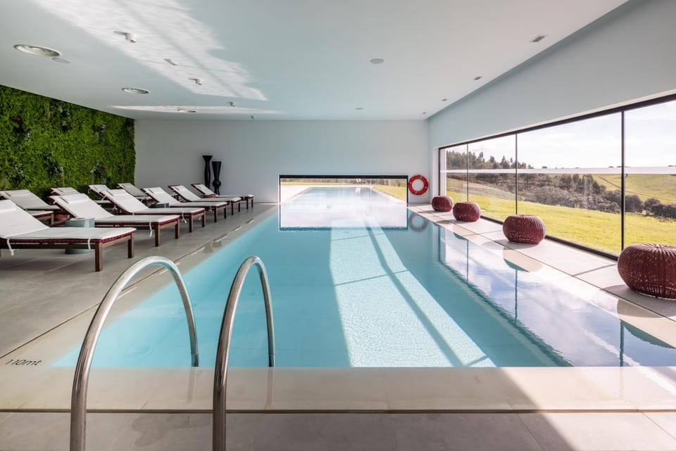 Swimming pool, sunbed