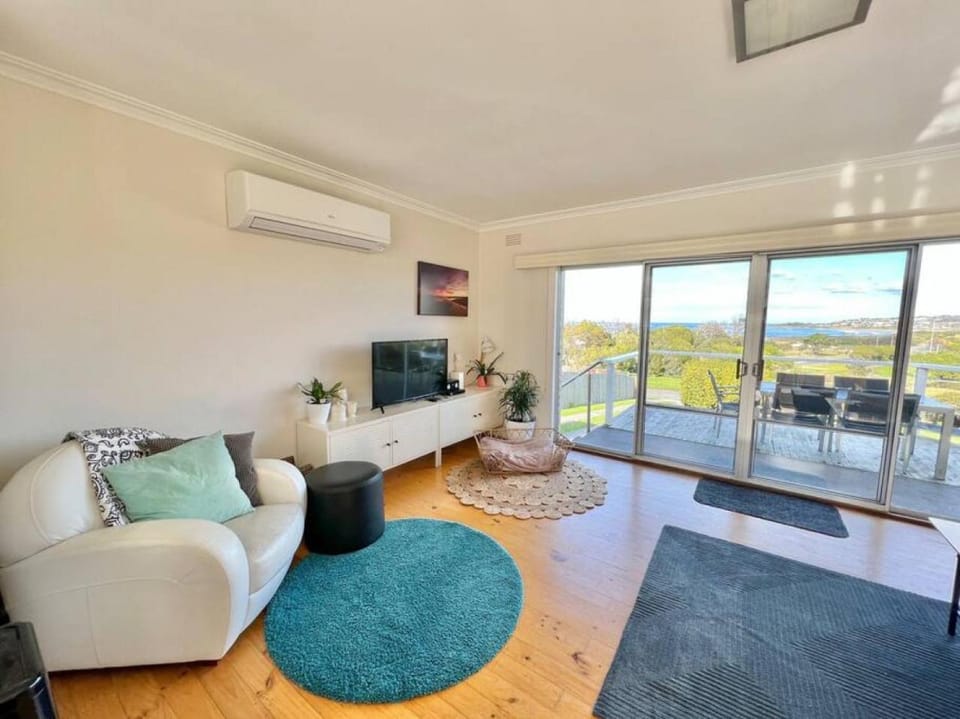Saltwater Haven - Pets Welcome. Wifi. Amazing View House in Apollo Bay