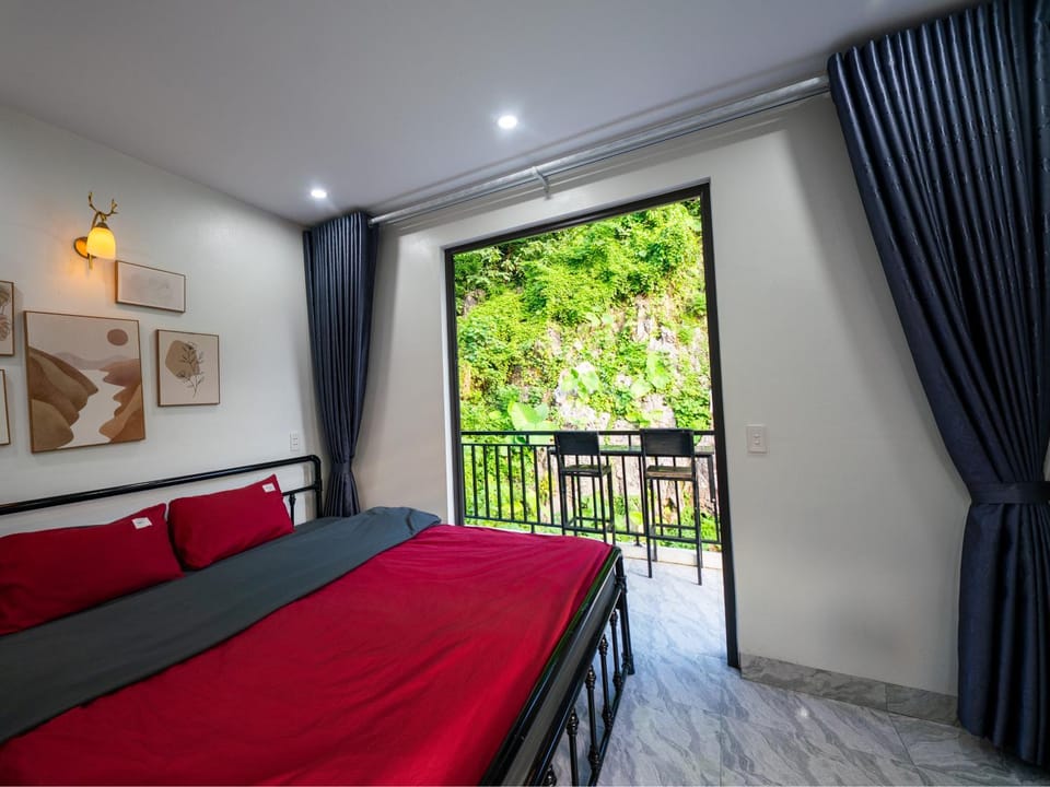 Strawberry Ha Giang Loop Tour, Motorbike Rental & Rooms Bed and Breakfast in Vietnam
